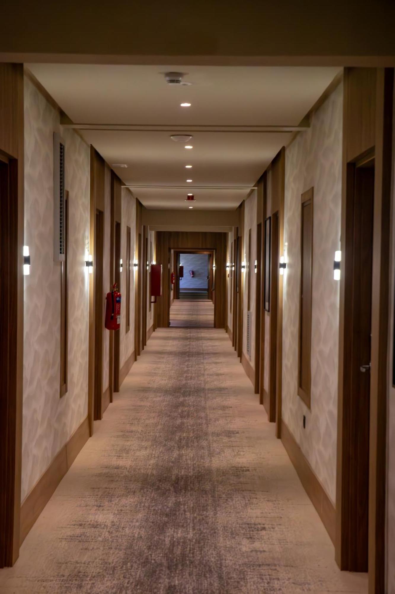 אגאדיר Dominium Palace מראה חיצוני תמונה A corridor in a hotel